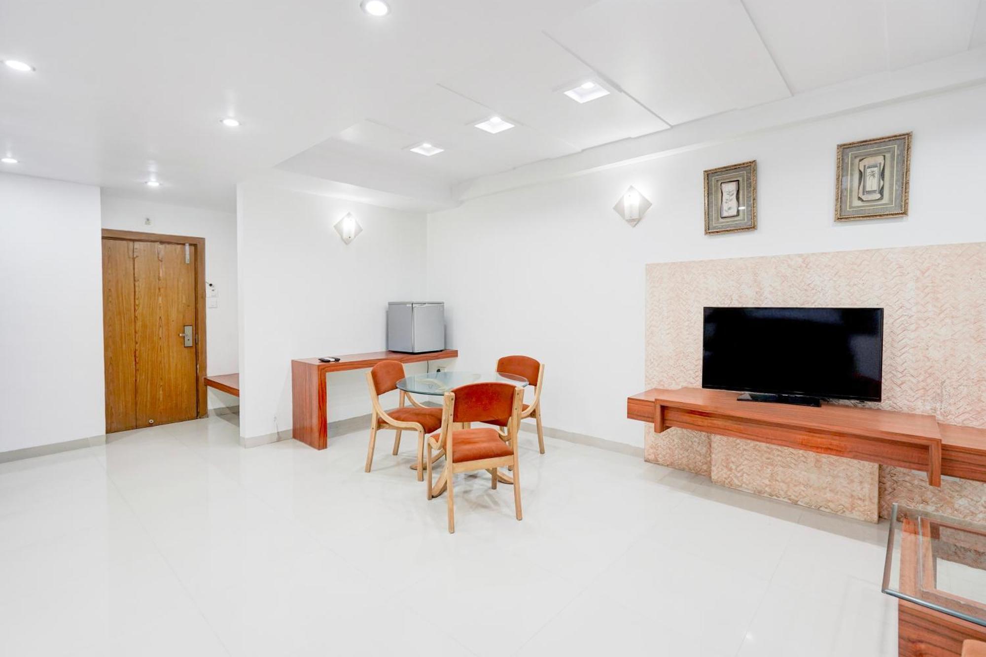 Super Townhouse Mg Road Porbandar Formerly Hotel Harmony エクステリア 写真
