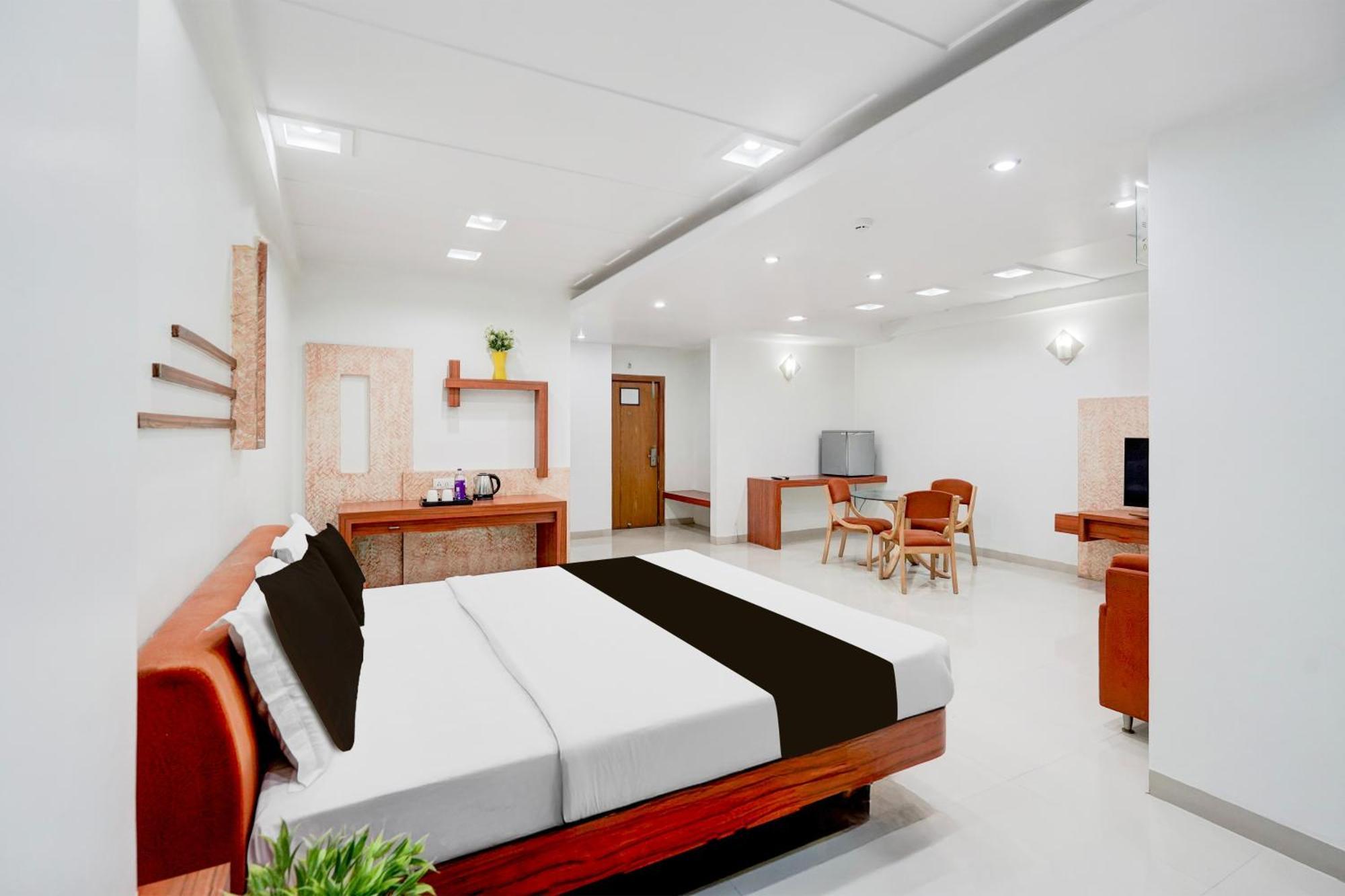 Super Townhouse Mg Road Porbandar Formerly Hotel Harmony エクステリア 写真