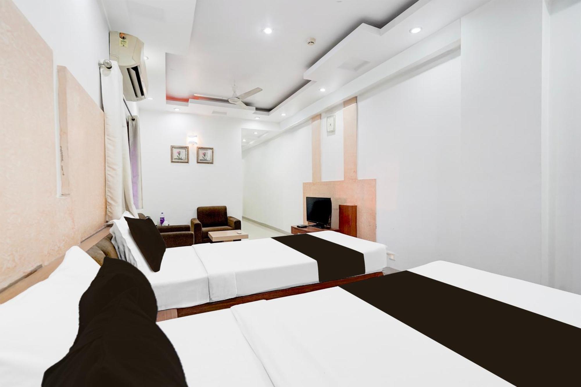 Super Townhouse Mg Road Porbandar Formerly Hotel Harmony エクステリア 写真